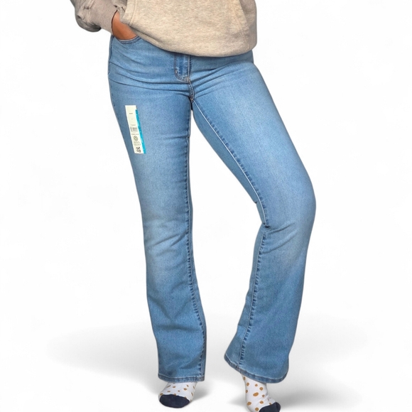 Mid Rise Bootcut Light Wash Jeans - Picture 3 of 16